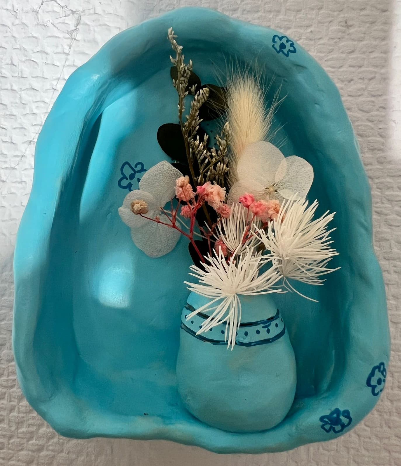 Kleines Kunstwerk aus Ton